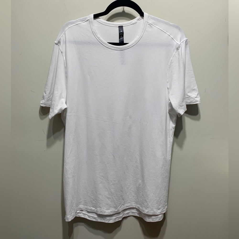 Lululemon men’s t-shirt